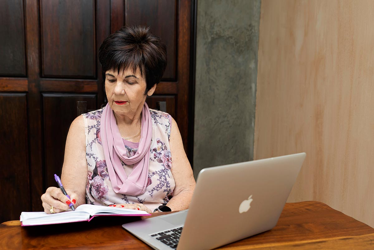 Jenny-Bornman_Health-Care-Consultant_09 Jenny-Bornman_2